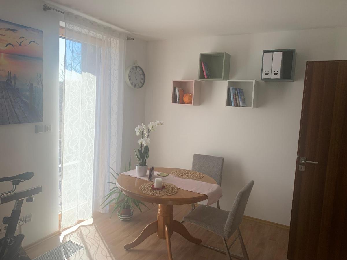 Apartman S Wellness Sluzbami Čerčany Exterior foto